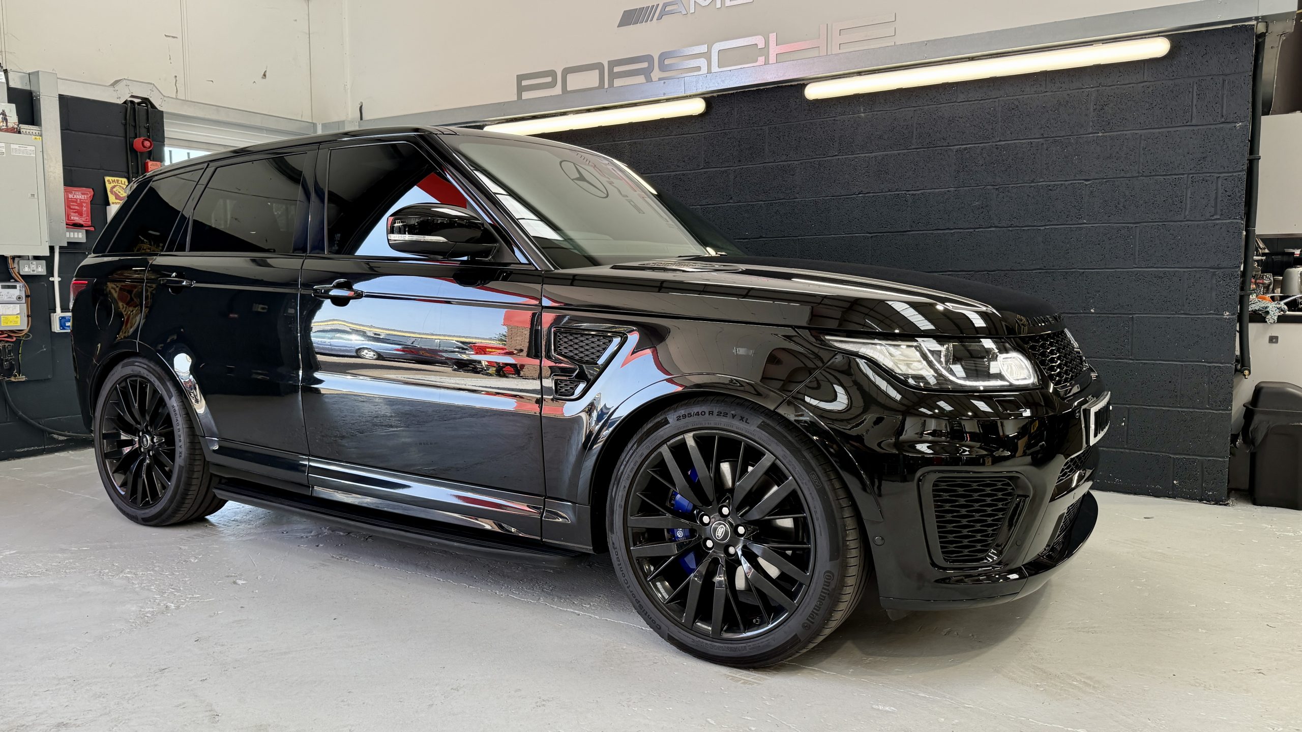 RANGE ROVER SPORT SVR full