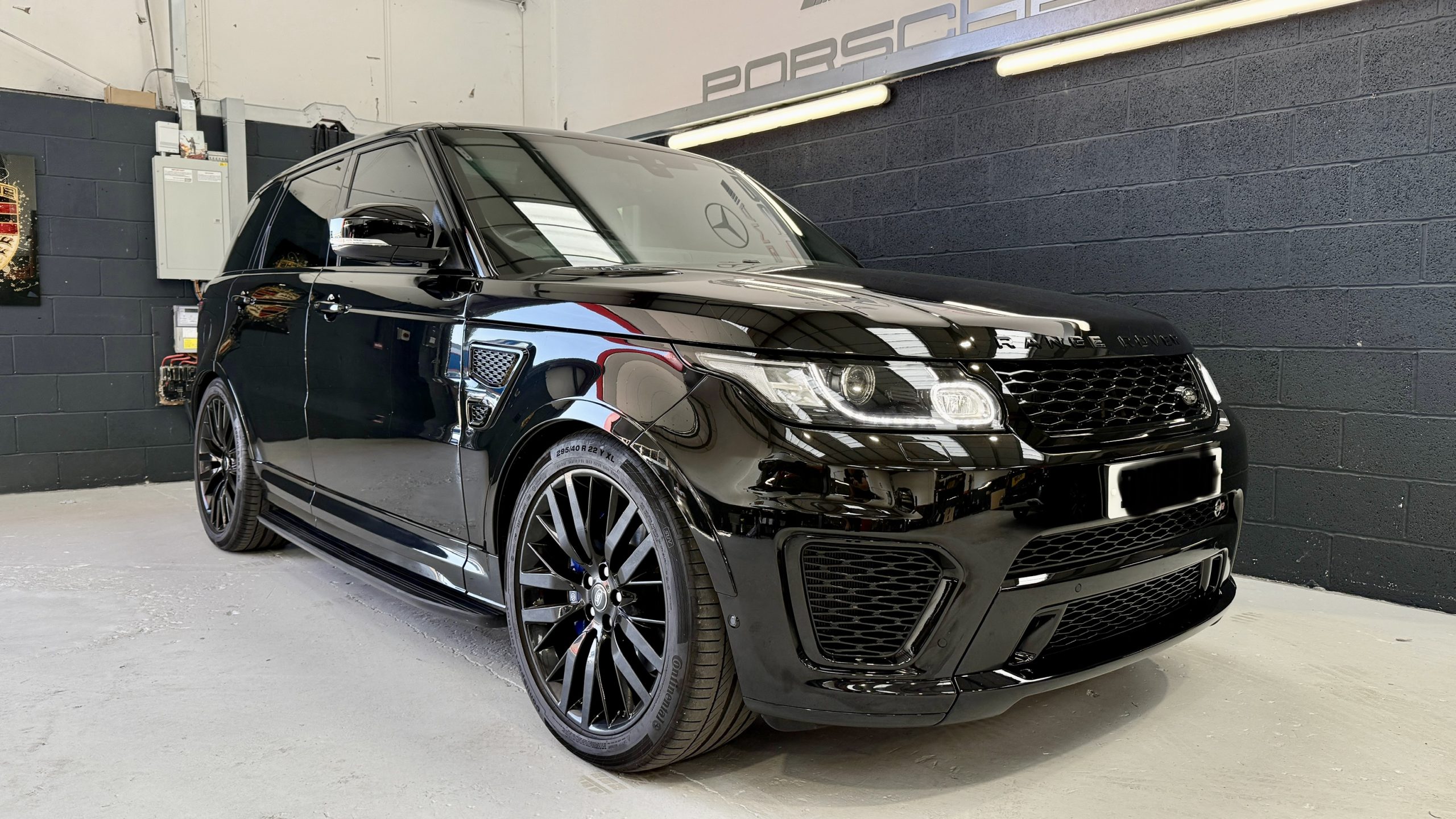 RANGE ROVER SPORT SVR full
