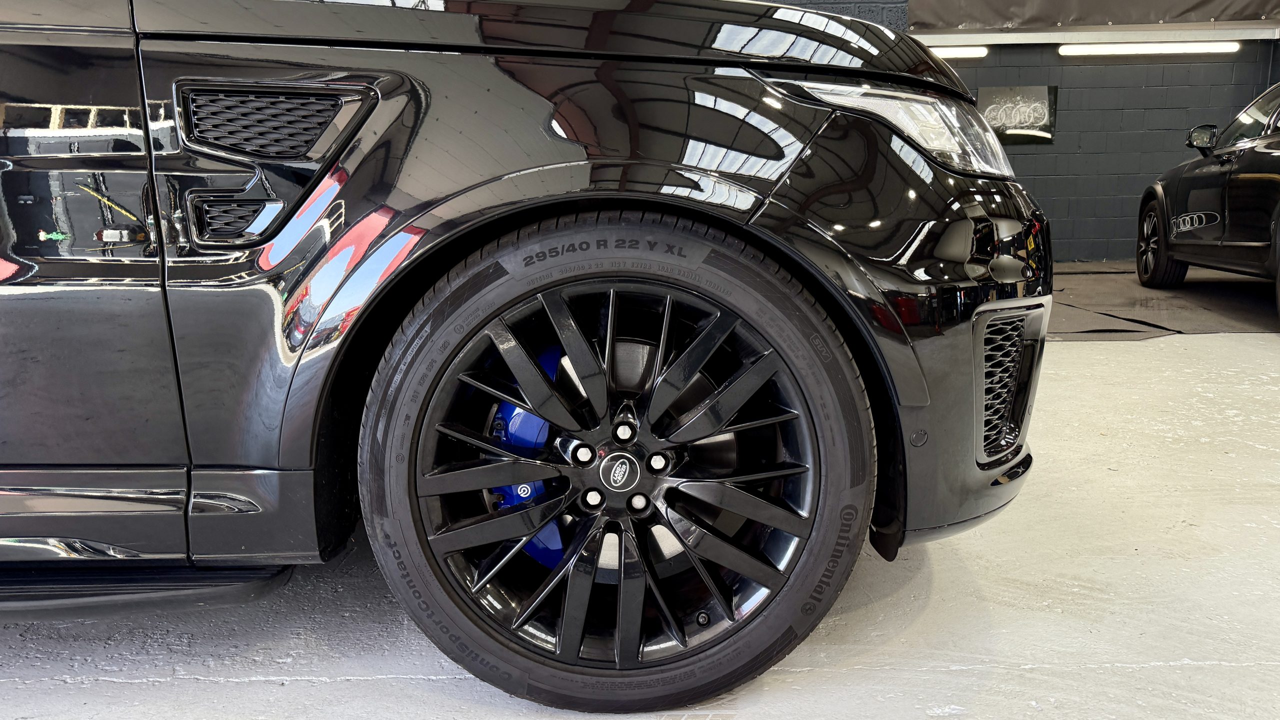 RANGE ROVER SPORT SVR full