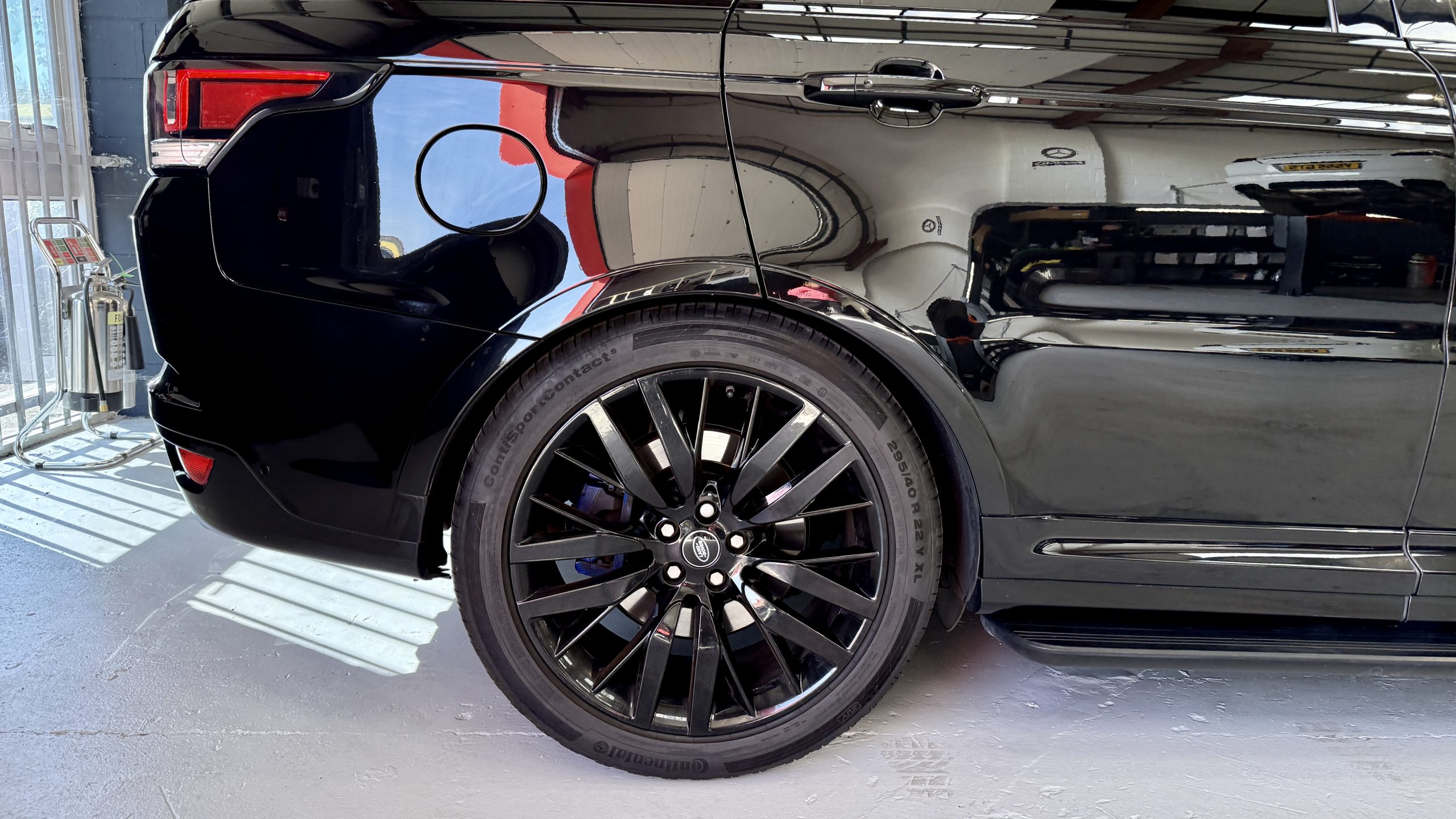 RANGE ROVER SPORT SVR full