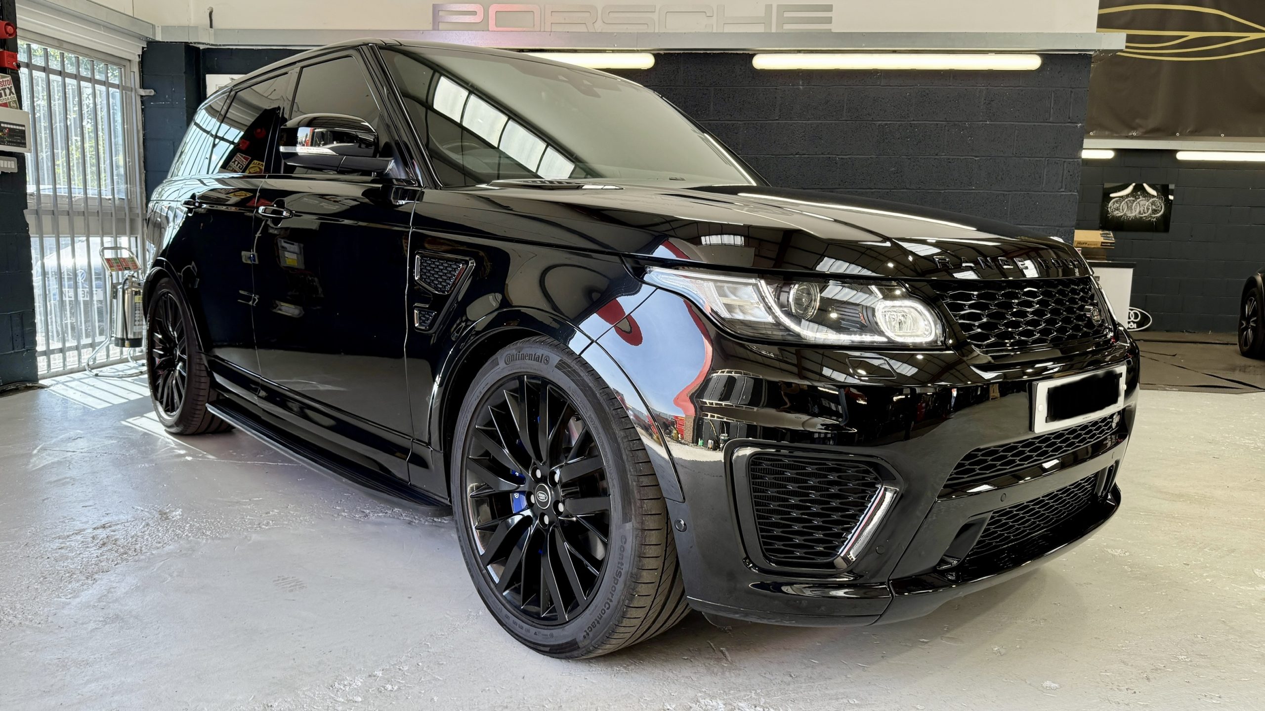 RANGE ROVER SPORT SVR full