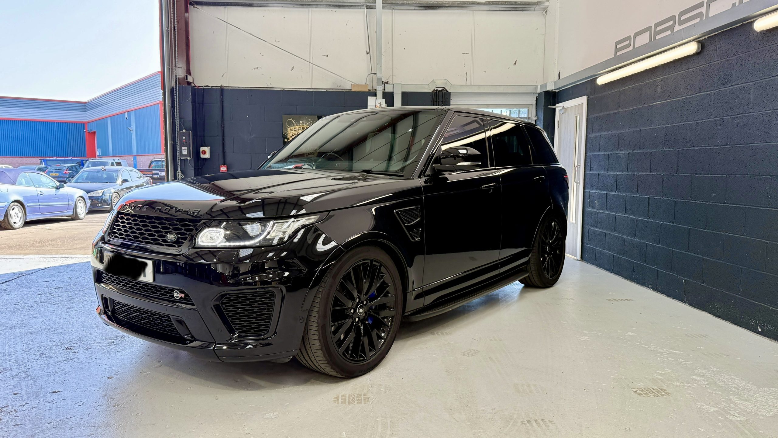 RANGE ROVER SPORT SVR full