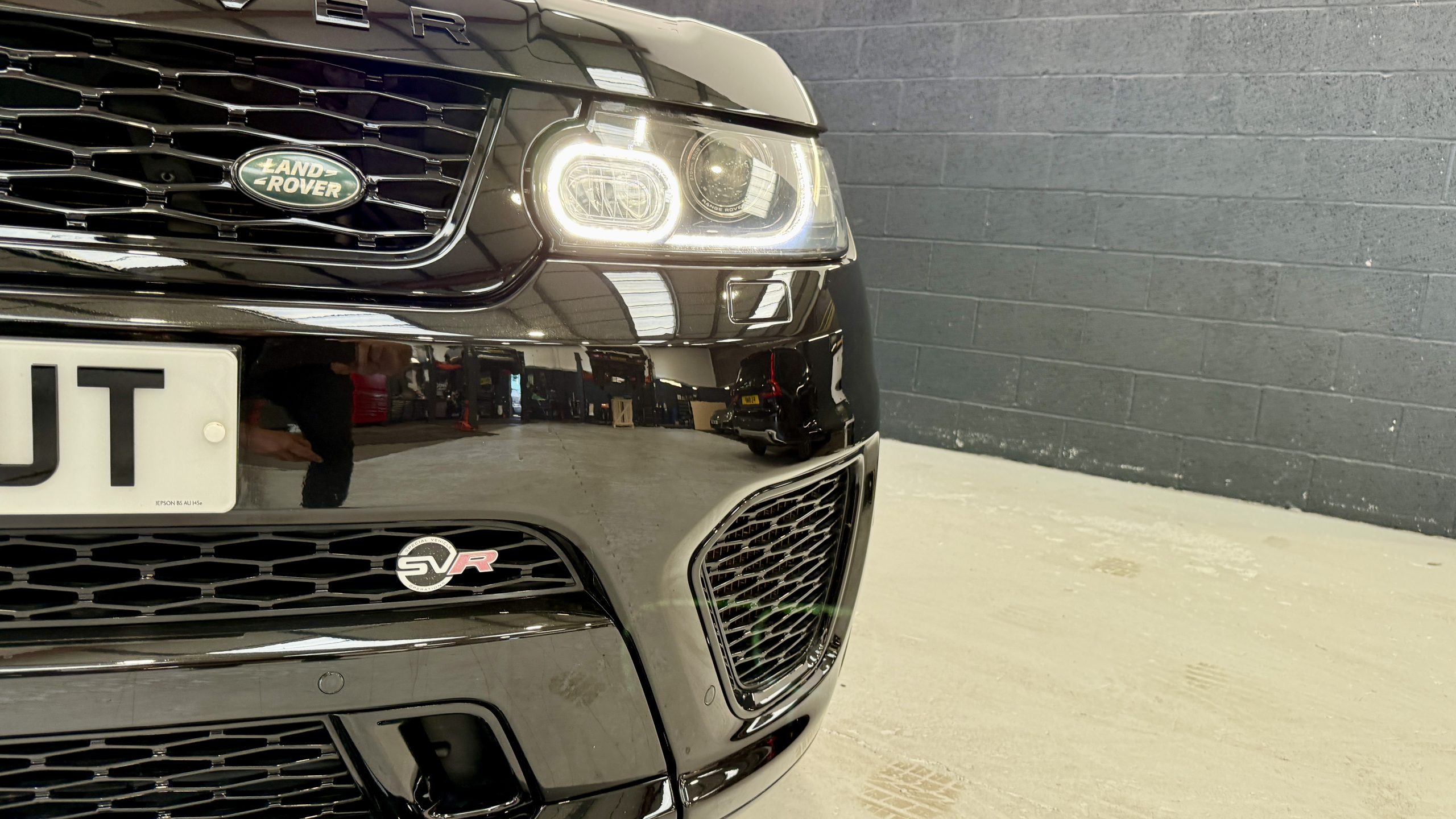 RANGE ROVER SPORT SVR full