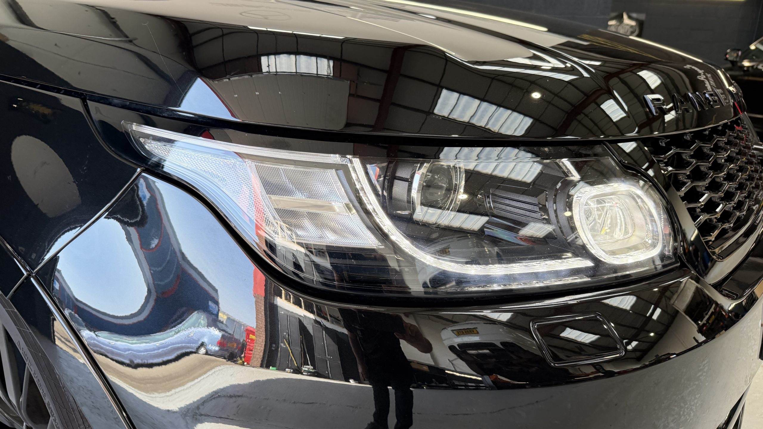 RANGE ROVER SPORT SVR full