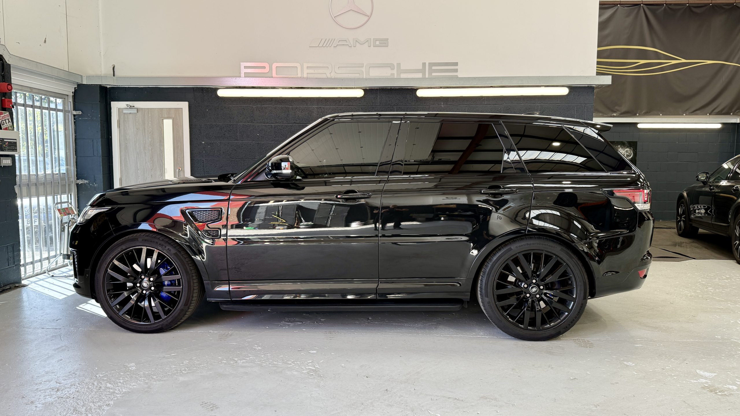 RANGE ROVER SPORT SVR full