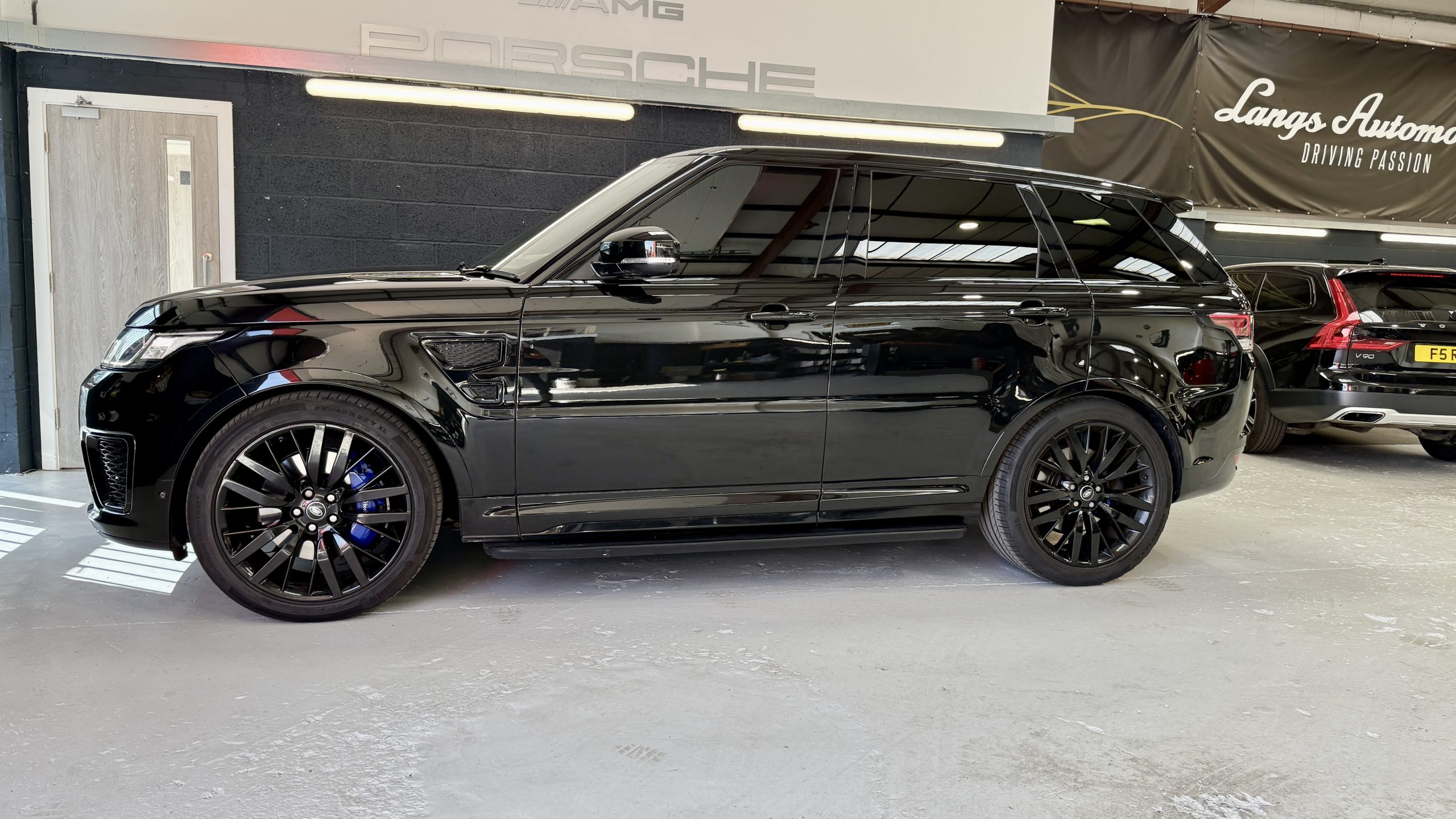 RANGE ROVER SPORT SVR full