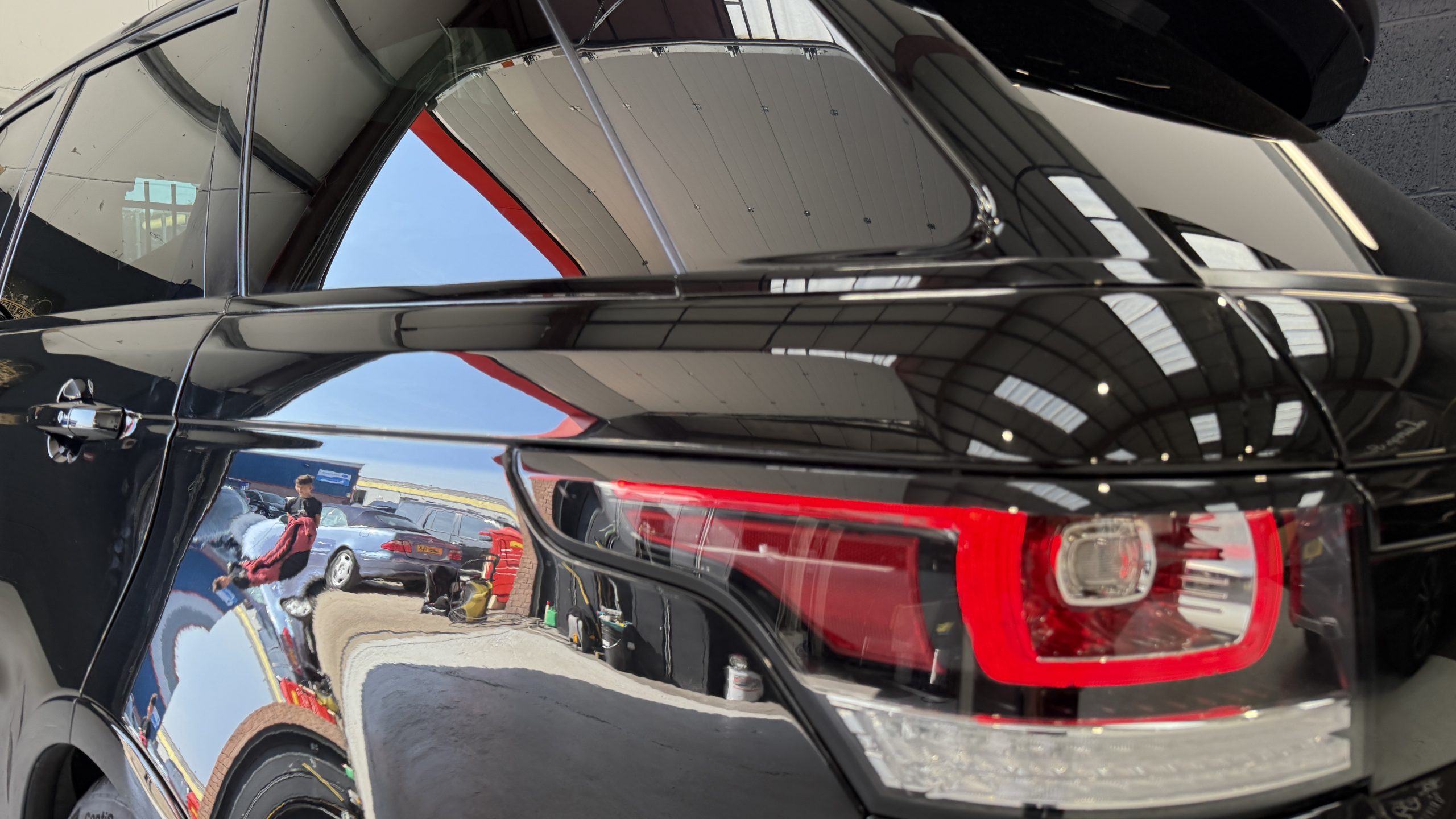 RANGE ROVER SPORT SVR full