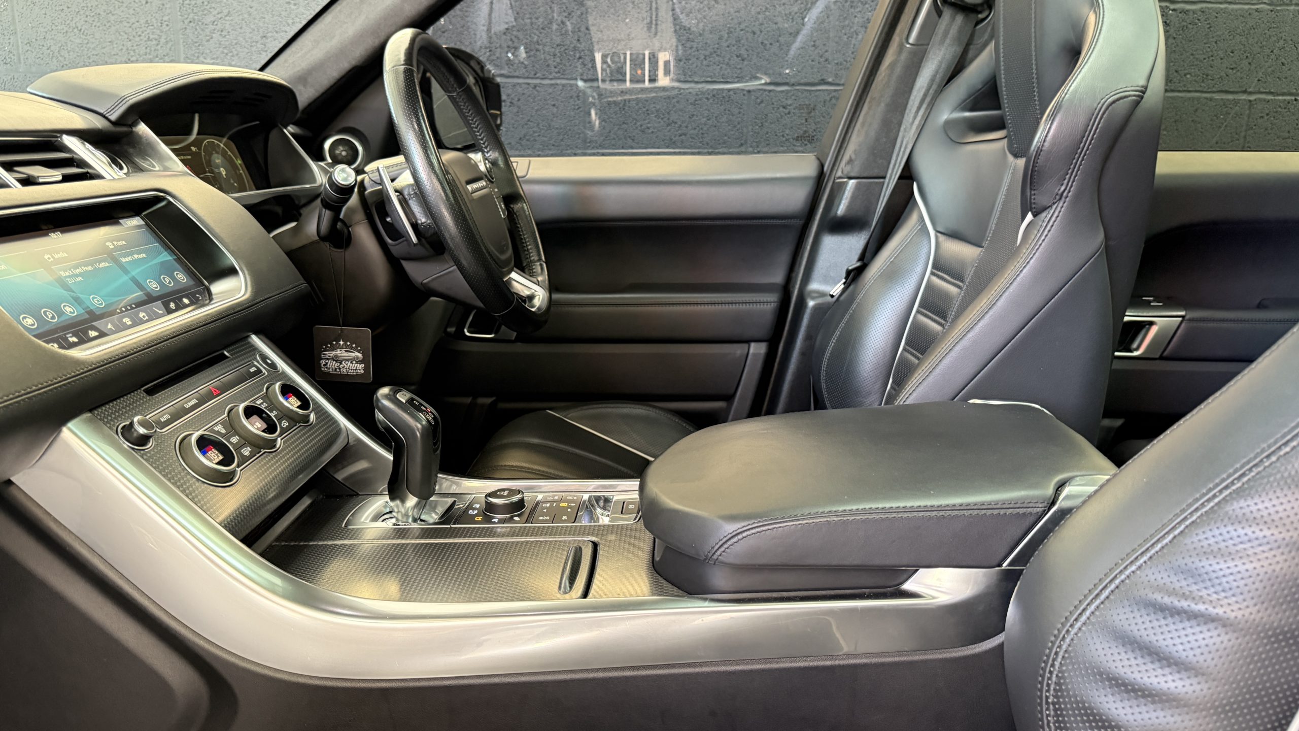 RANGE ROVER SPORT SVR full