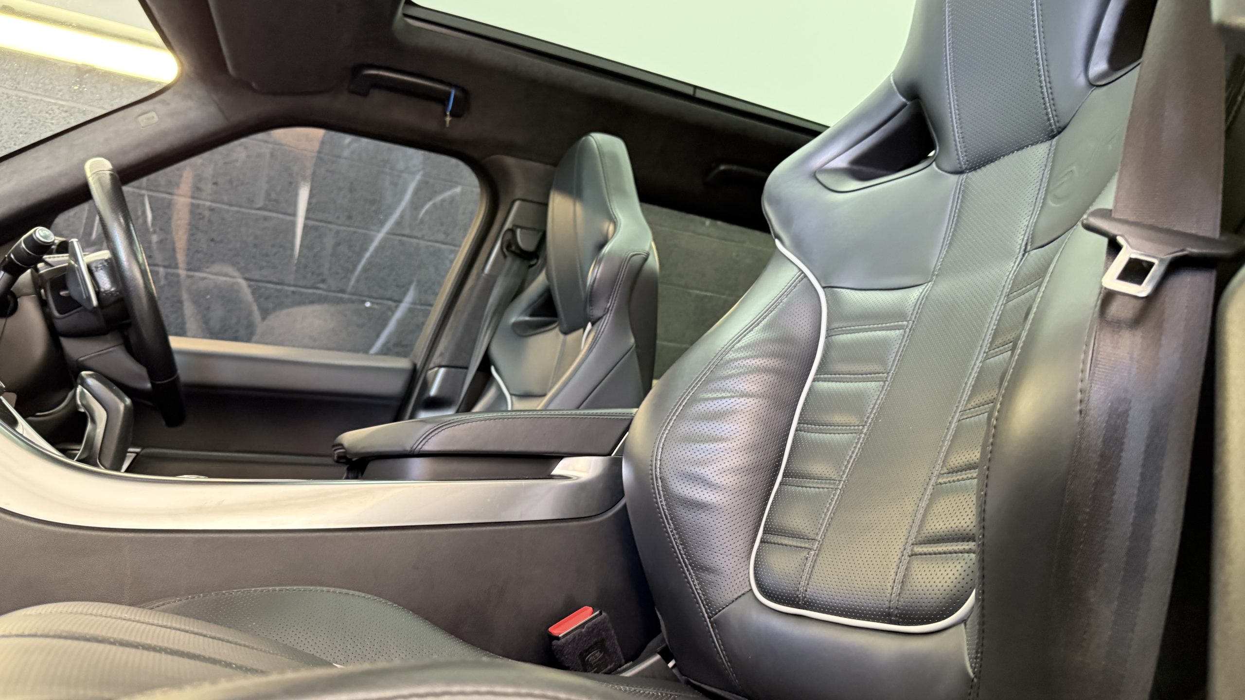 RANGE ROVER SPORT SVR full