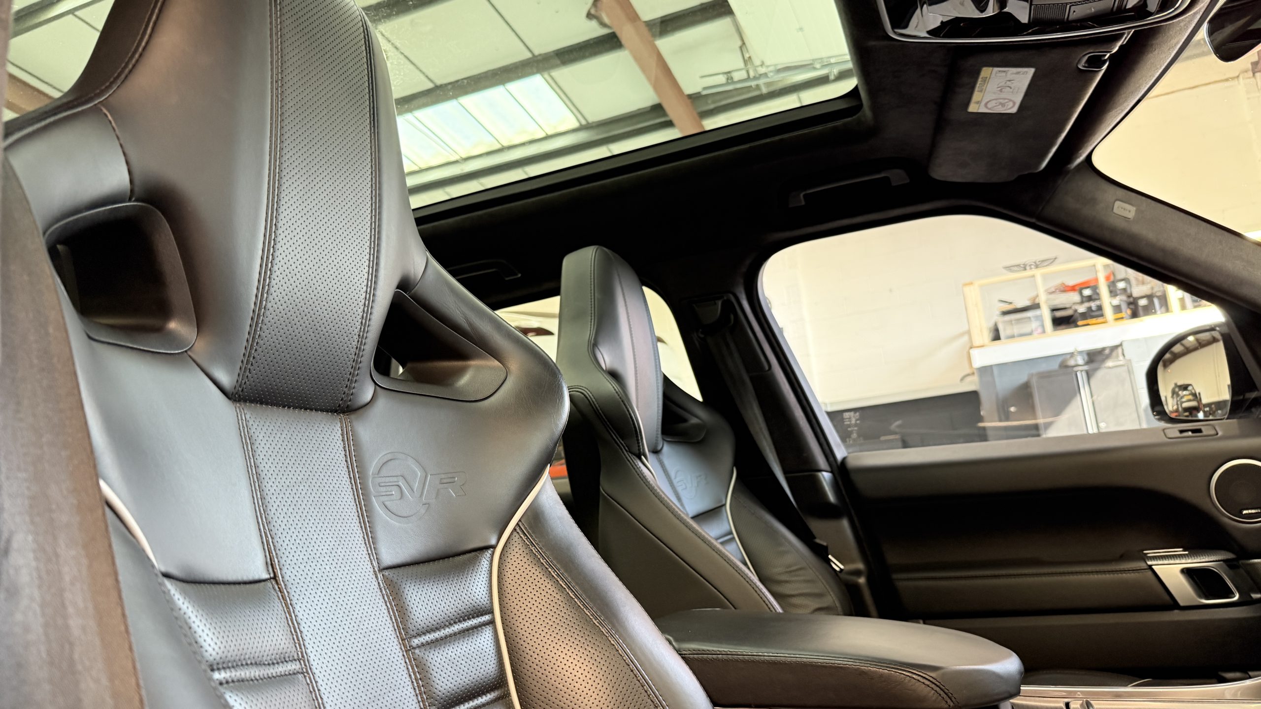 RANGE ROVER SPORT SVR full